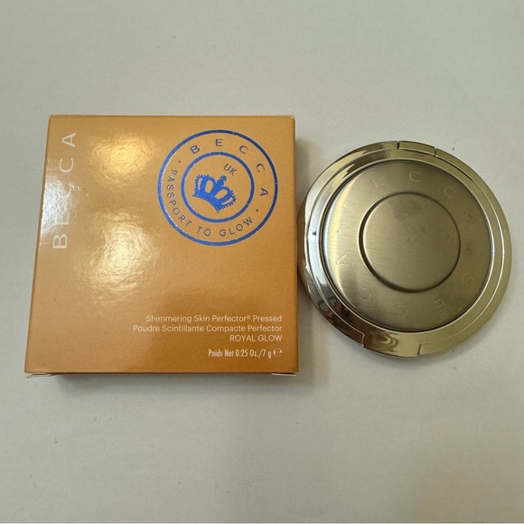 NIB! BECCA Shimmering Skin Perfector Pressed in Royal Glow UK Passport to Glow - Picture 2 of 4